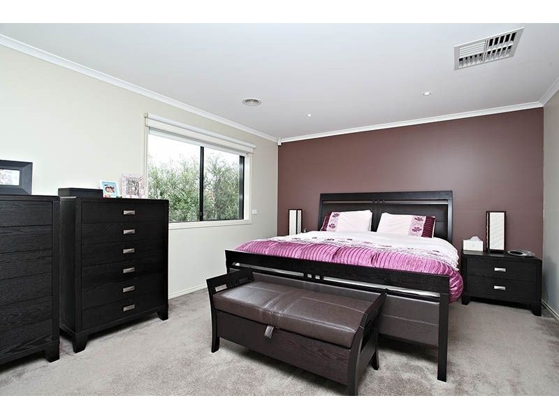 16 Maclaren Court, Greenvale VIC 3059