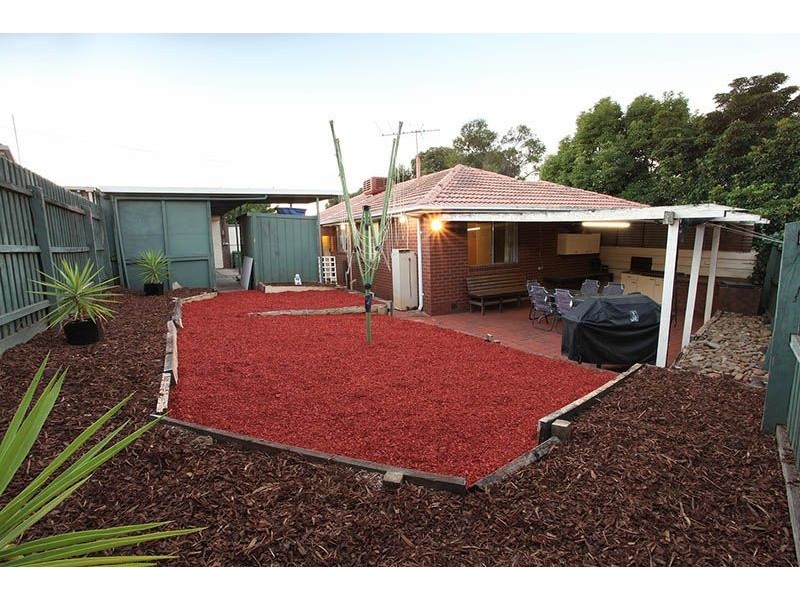 2 Taunton Place, Gladstone Park VIC 3043