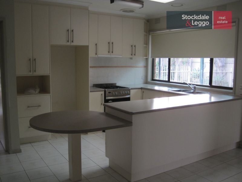 10 Gretna Close, Westmeadows VIC 3049