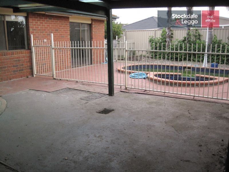 10 Gretna Close, Westmeadows VIC 3049