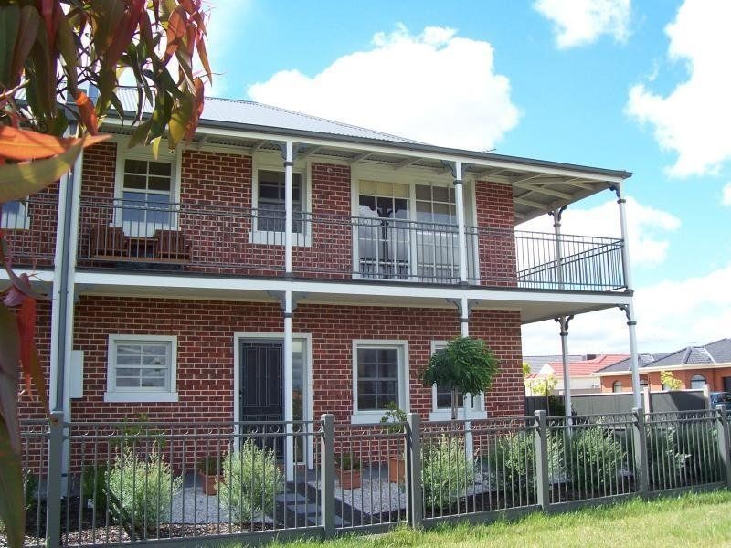 14 Cooma Lane, Craigieburn VIC 3064