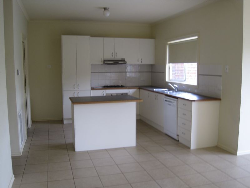 14 Cooma Lane, Craigieburn VIC 3064