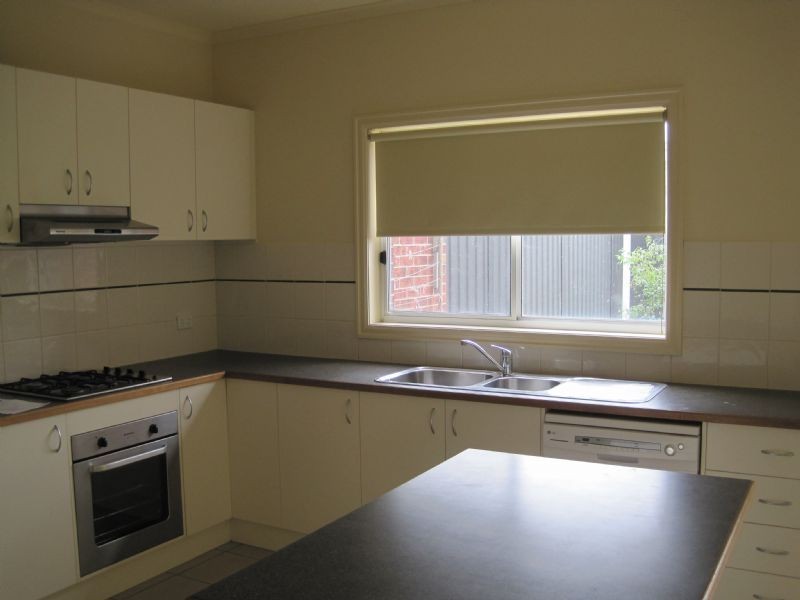 14 Cooma Lane, Craigieburn VIC 3064