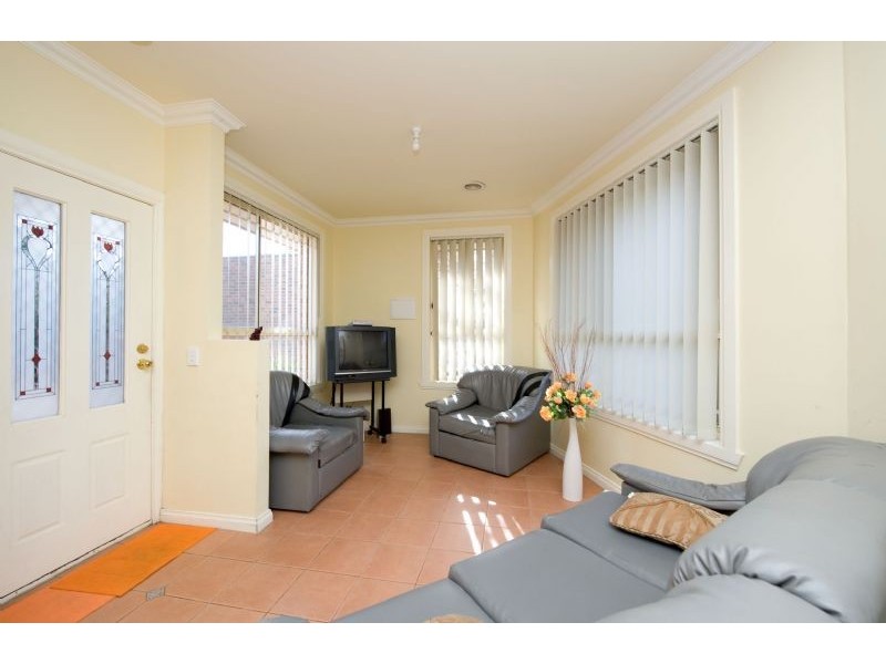 4/72 Broadmeadows Rd, Tullamarine VIC 3043