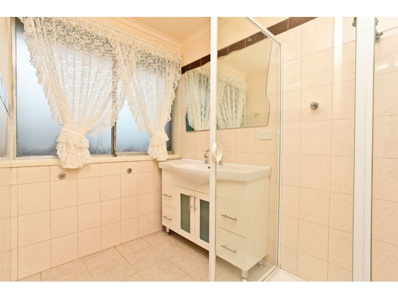 7 Ballard Close, Gladstone Park VIC 3043