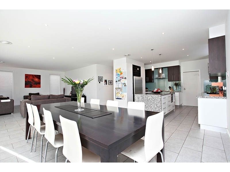 20 Cobblestone Drive, Attwood VIC 3049