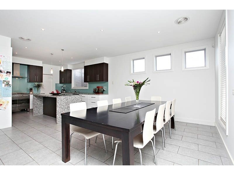 20 Cobblestone Drive, Attwood VIC 3049