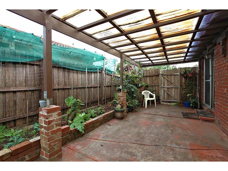 6 North Circular Road, Gladstone Park VIC 3043