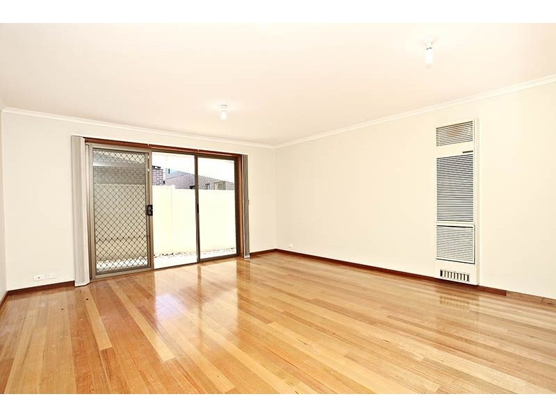 2/28 Fawkner Street, Westmeadows VIC 3049