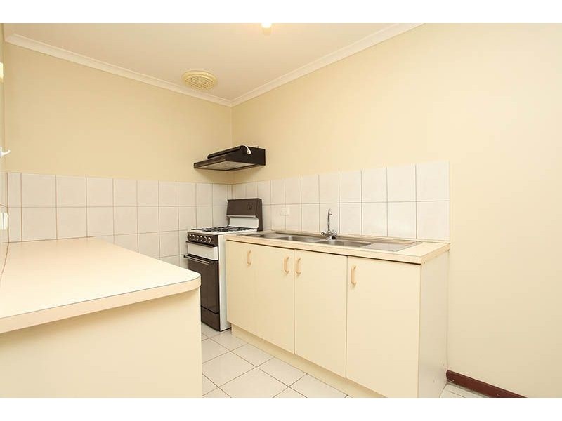 2/28 Fawkner Street, Westmeadows VIC 3049