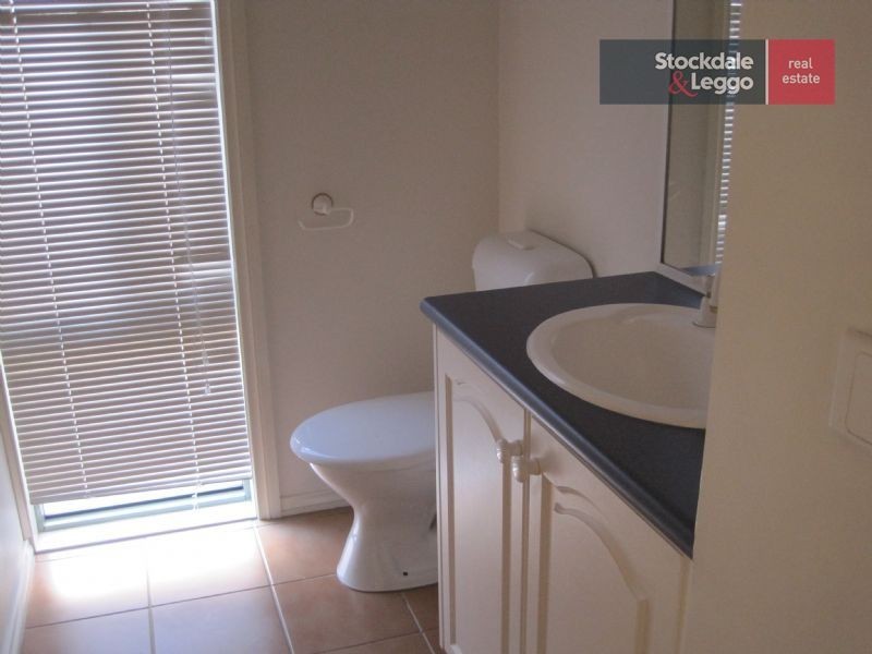 34 The Crest, Attwood VIC 3049