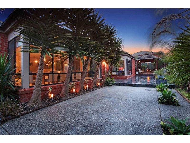 15 Gatehouse Drive, Attwood VIC 3049