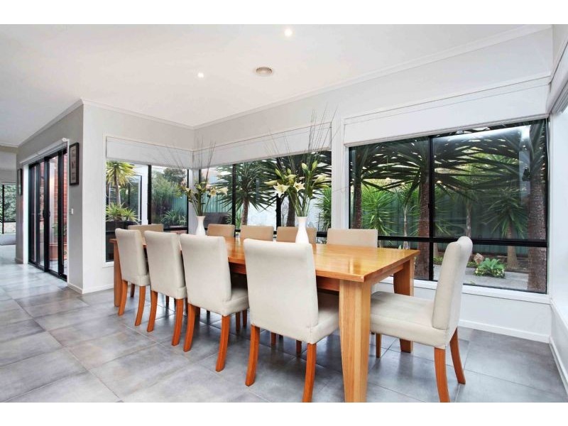 15 Gatehouse Drive, Attwood VIC 3049