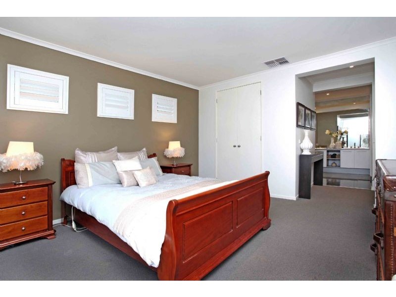 15 Gatehouse Drive, Attwood VIC 3049