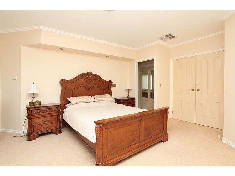 4 Cliveden Court, Greenvale VIC 3059