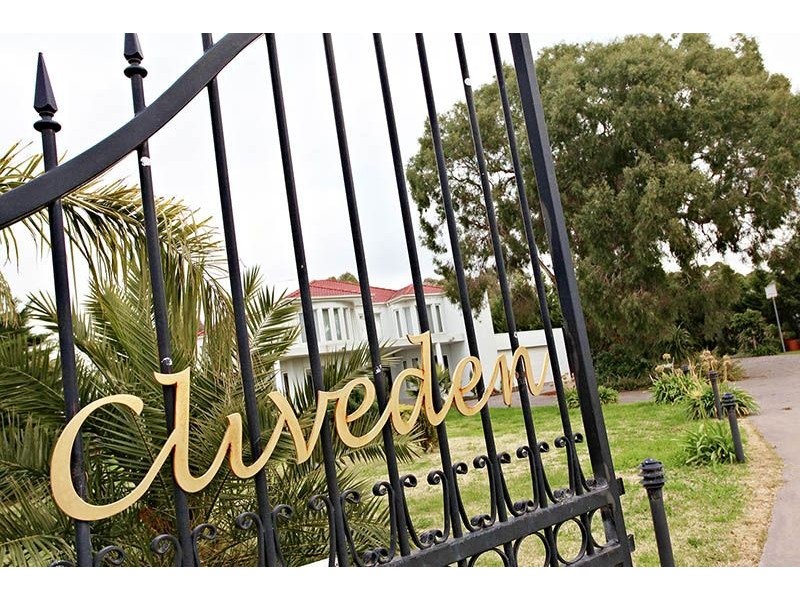 4 Cliveden Court, Greenvale VIC 3059