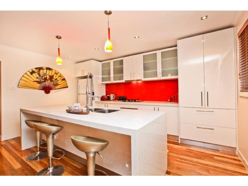 11 Altair Court, Gladstone Park VIC 3043