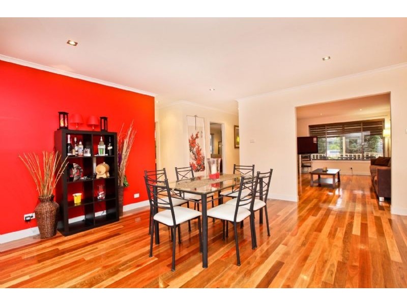 11 Altair Court, Gladstone Park VIC 3043