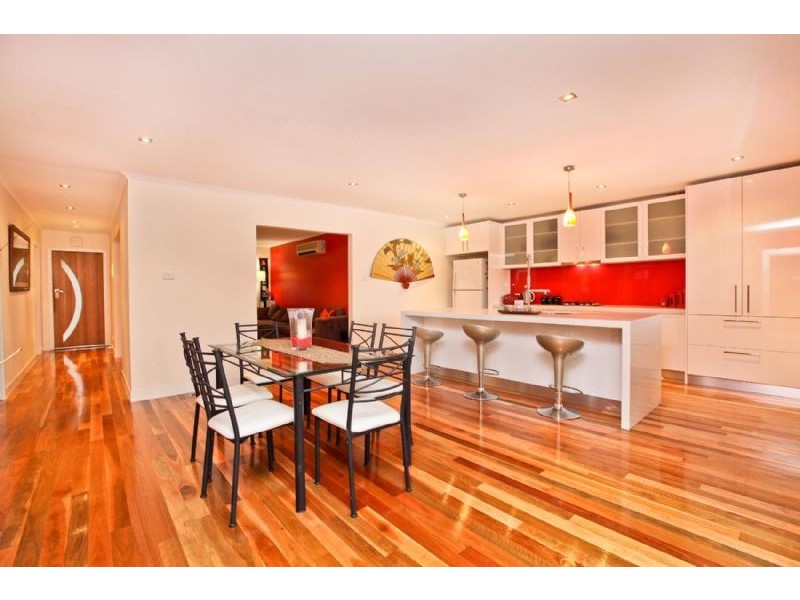 11 Altair Court, Gladstone Park VIC 3043