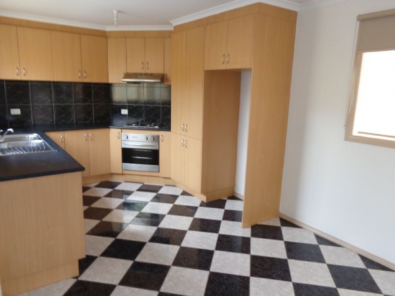 2/48 Sharps Rd, Tullamarine VIC 3043