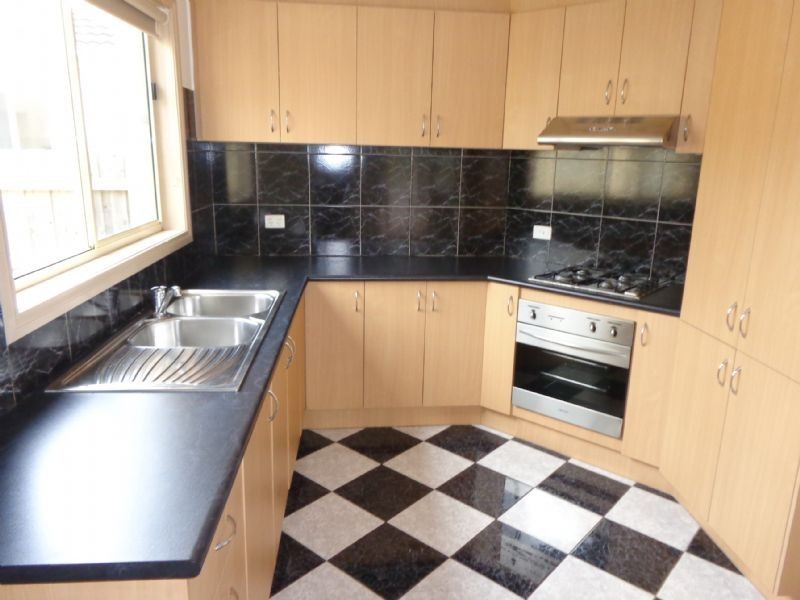 2/48 Sharps Rd, Tullamarine VIC 3043