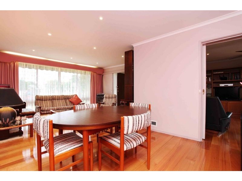 9 Abinger Court, Gladstone Park VIC 3043