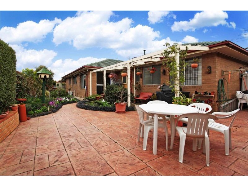 9 Abinger Court, Gladstone Park VIC 3043