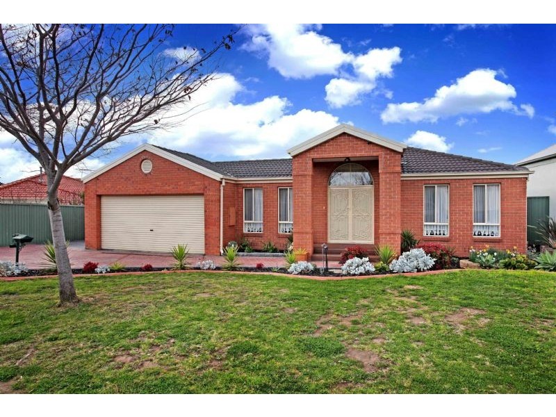5 Cobblestone Drive, Attwood VIC 3049