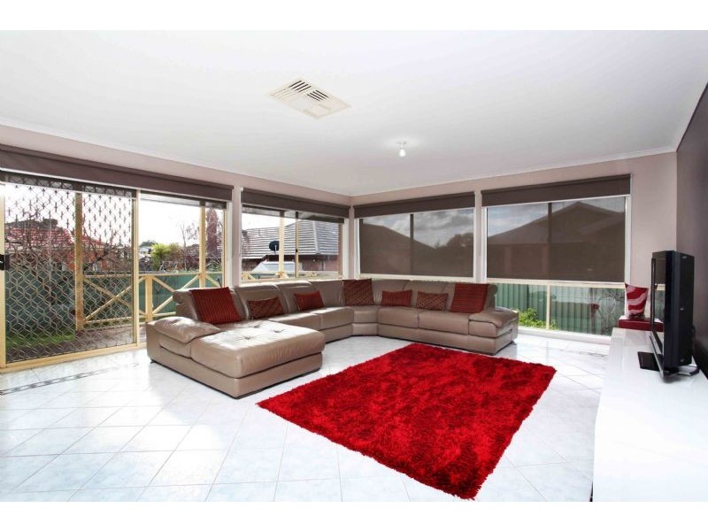 5 Cobblestone Drive, Attwood VIC 3049