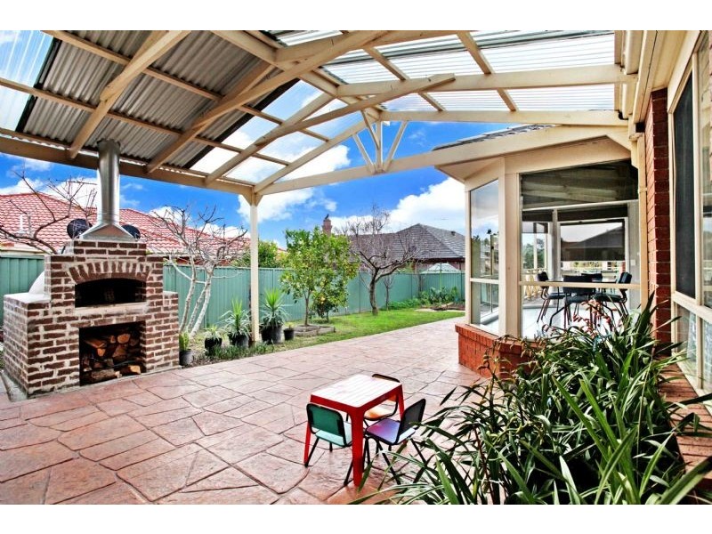 5 Cobblestone Drive, Attwood VIC 3049