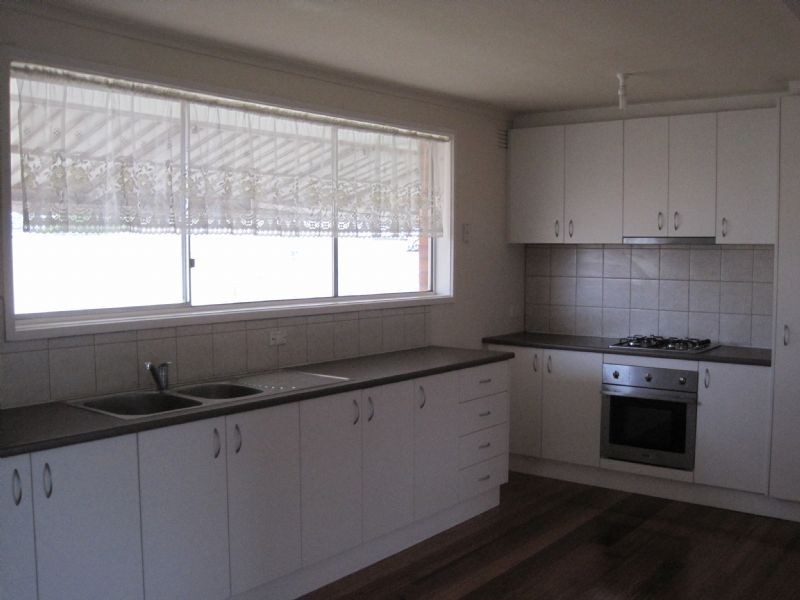 2 Eliza Crt, Gladstone Park VIC 3043