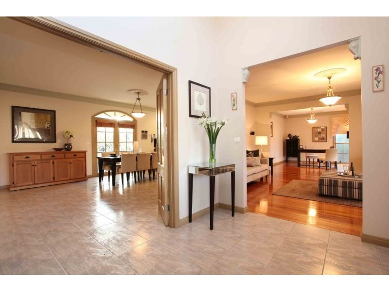 8 Boswell Court, Greenvale VIC 3059