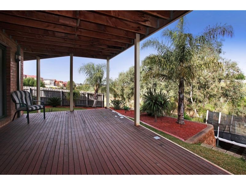 16 Arkley Drive, Greenvale VIC 3059