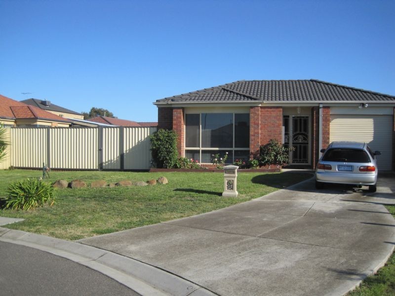 15 Tigris Court, Roxburgh Park VIC 3064