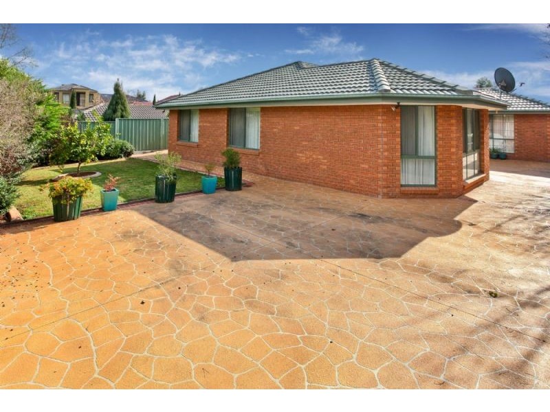 32 Willowbank Way, Attwood VIC 3049