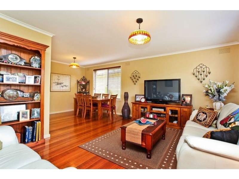 56 Wolverton Drive, Gladstone Park VIC 3043