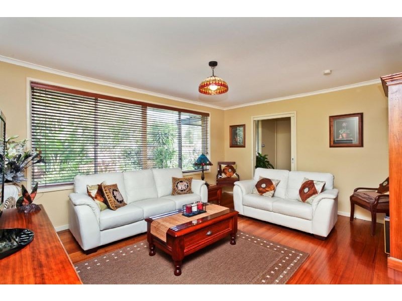 56 Wolverton Drive, Gladstone Park VIC 3043