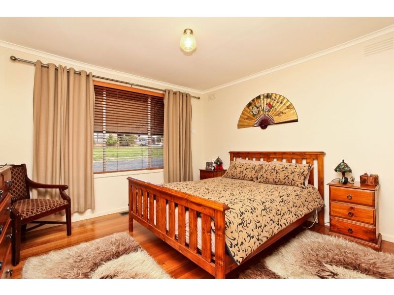 56 Wolverton Drive, Gladstone Park VIC 3043