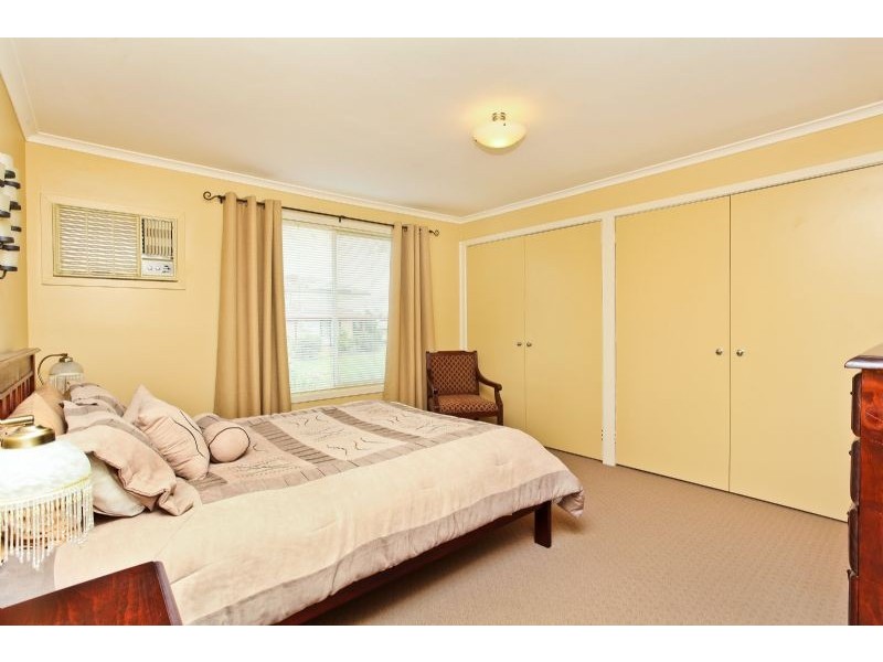 56 Wolverton Drive, Gladstone Park VIC 3043