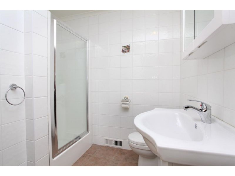 56 Wolverton Drive, Gladstone Park VIC 3043