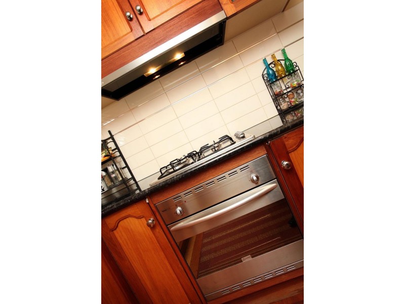 56 Wolverton Drive, Gladstone Park VIC 3043