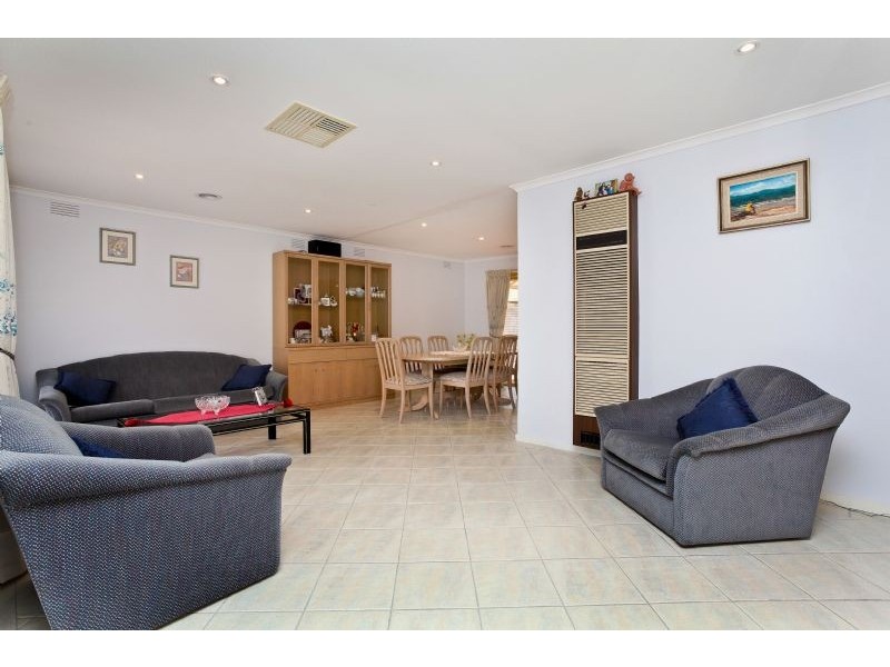 22 Simmington Circuit, Greenvale VIC 3059