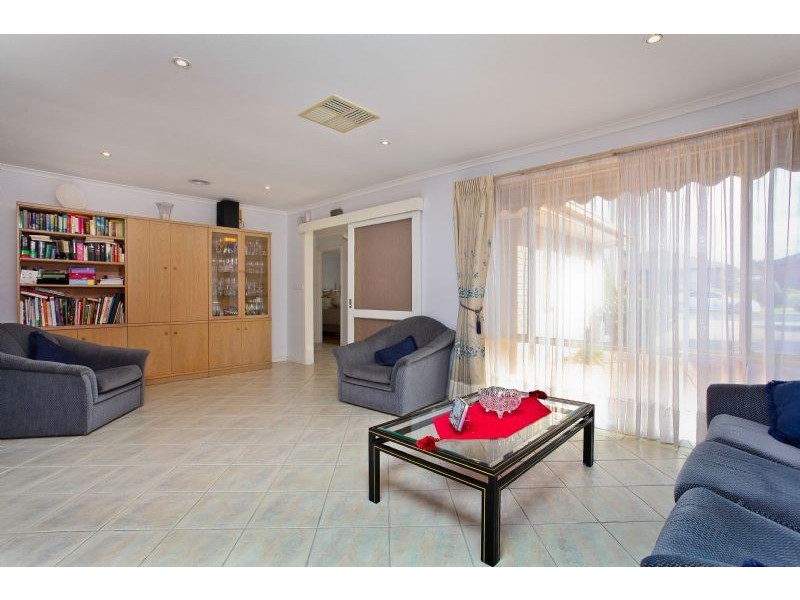 22 Simmington Circuit, Greenvale VIC 3059