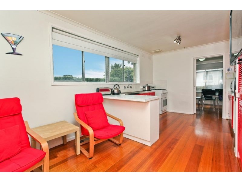 6 Dalton Place, Gladstone Park VIC 3043