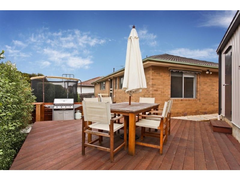 6 Dalton Place, Gladstone Park VIC 3043