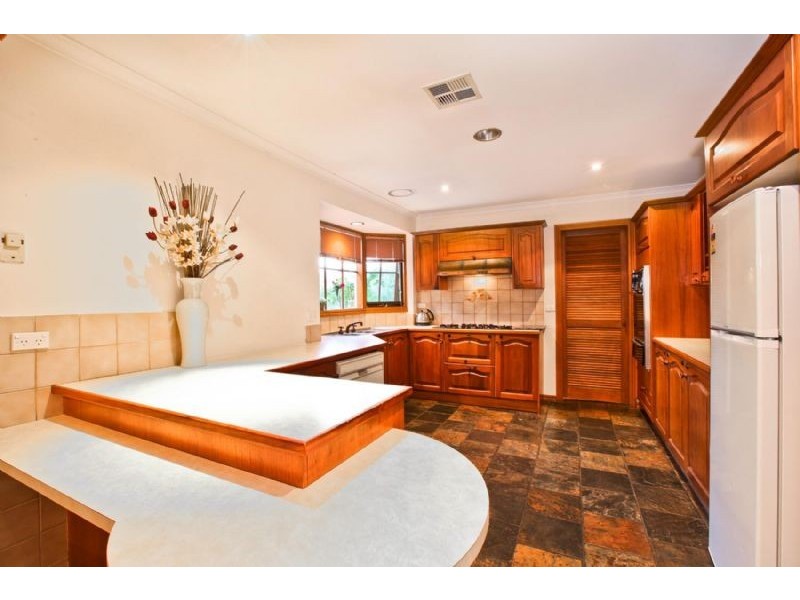 1 Overton Court, Greenvale VIC 3059