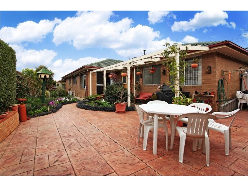 9 Abinger Court, Gladstone Park VIC 3043