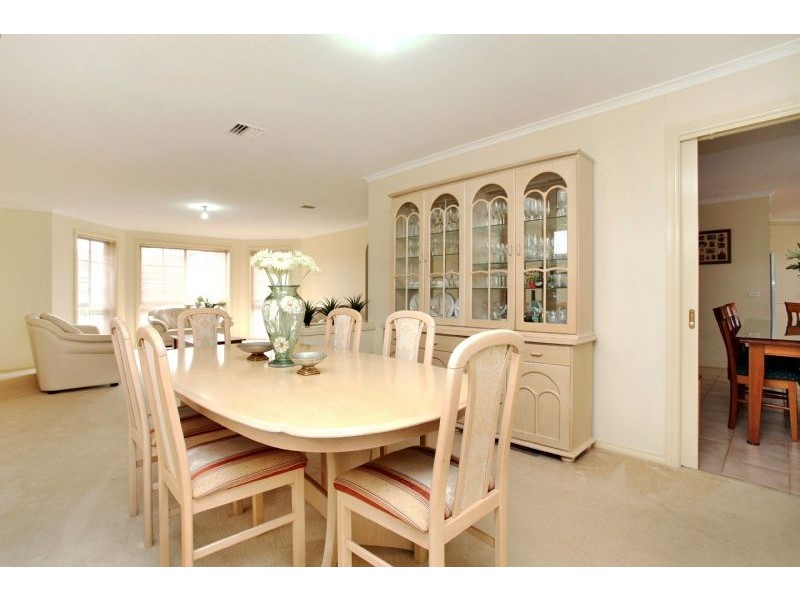 14 Piccadilly Court, Greenvale VIC 3059