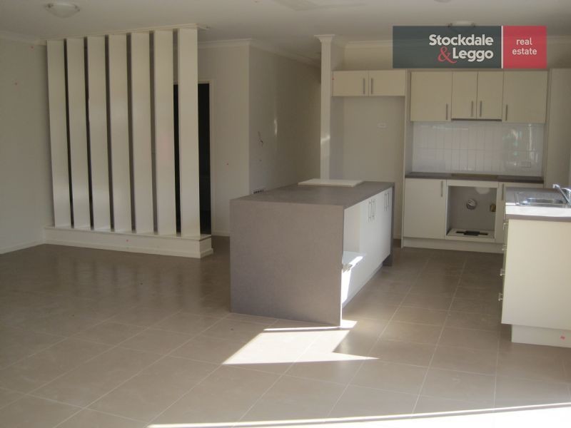 11 Thoresby Circuit, Craigieburn VIC 3064