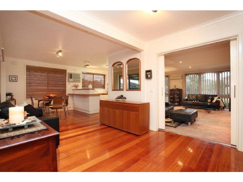 29 Beresford Crescent, Gladstone Park VIC 3043